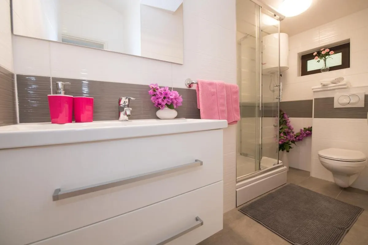 Apartments Ana Opatija 0*,